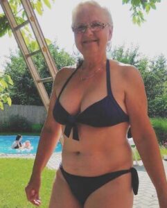 Busty Grandma Looking For Sex Dates